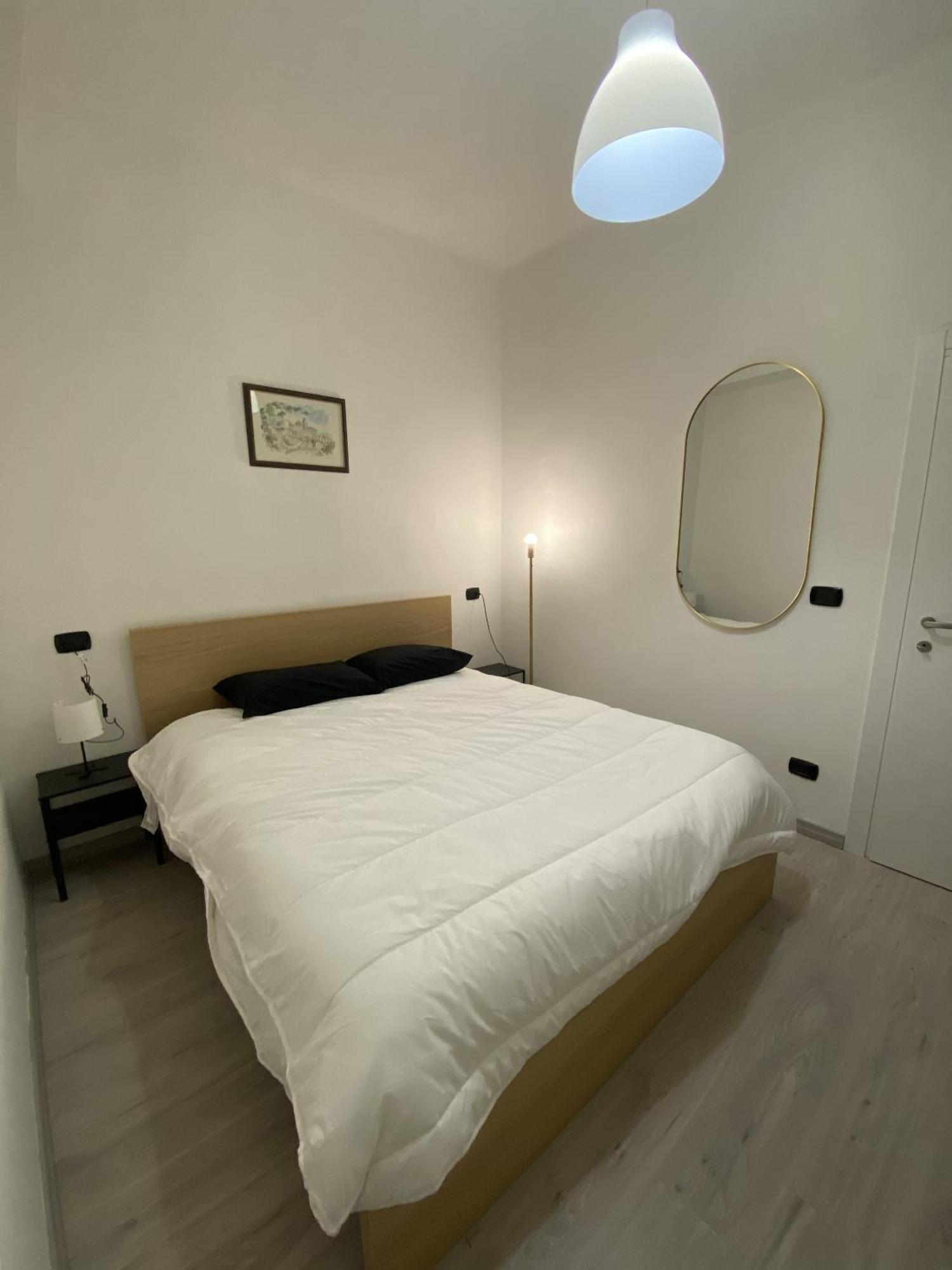 Lake Front Apartments, Lecco Zewnętrze zdjęcie
